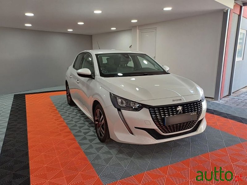 2020' Peugeot 208 photo #2