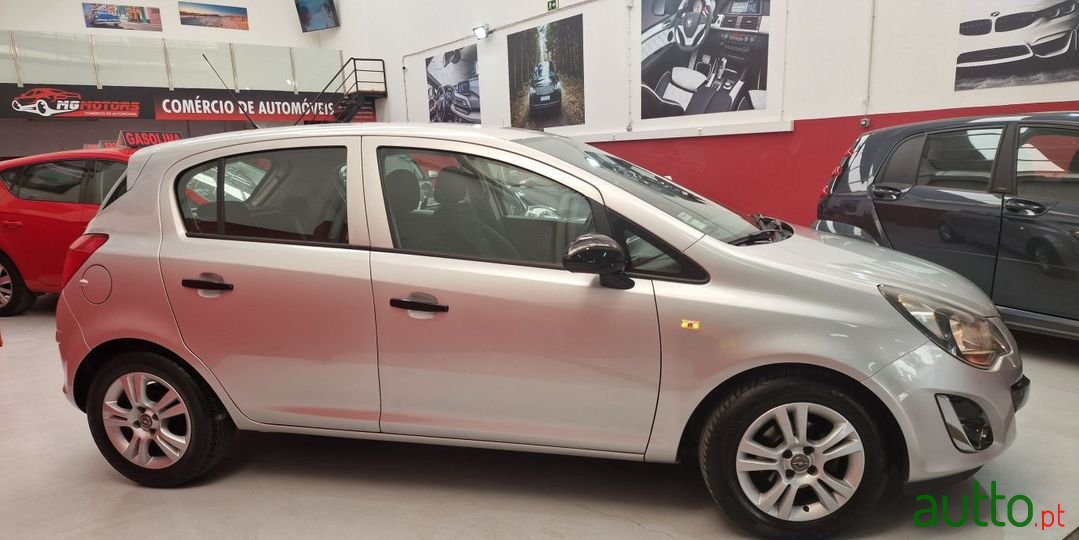 2014' Opel Corsa photo #3