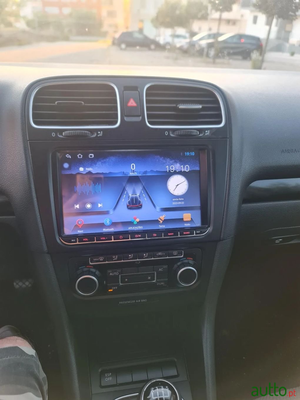 2010' Volkswagen Golf photo #5