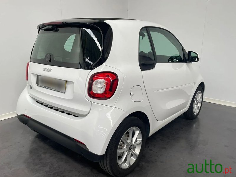 2018' Smart Fortwo photo #2