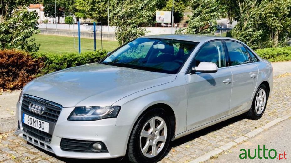 2011' Audi A4 photo #1