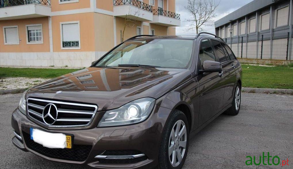 2012' Mercedes-Benz C-200 photo #1