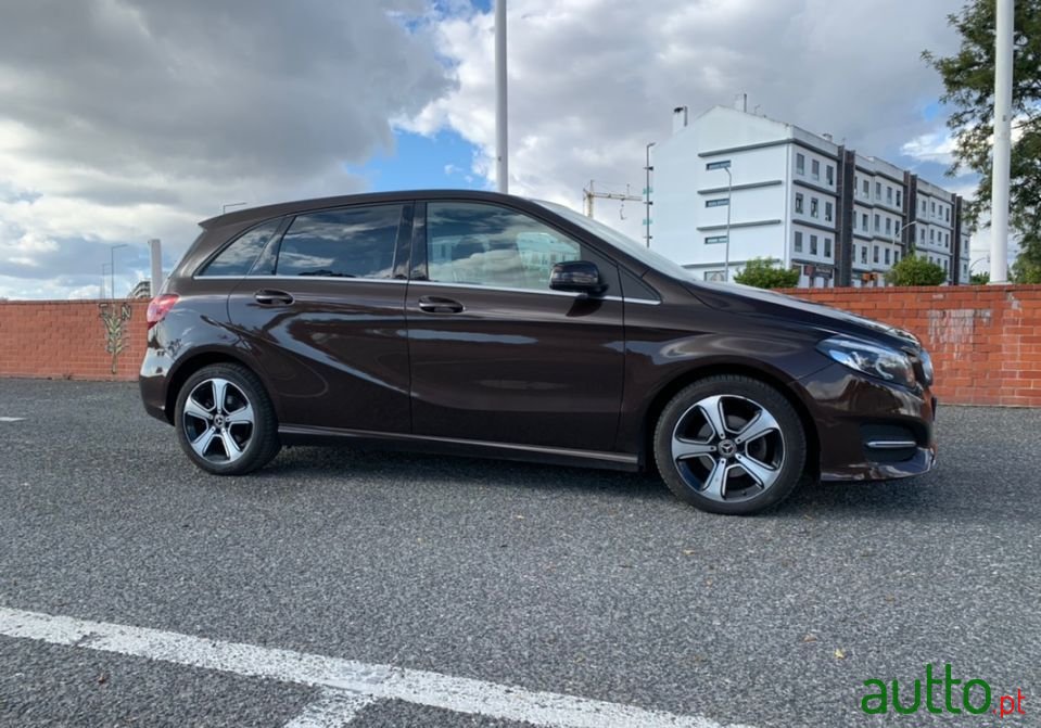 2018' Mercedes-Benz B-180 photo #6