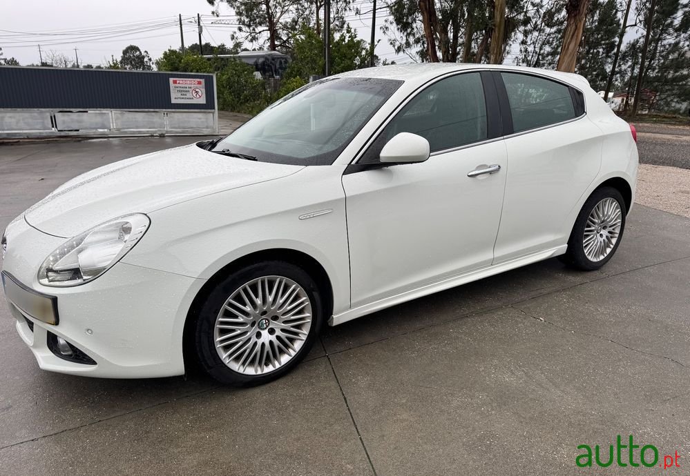 2016' Alfa Romeo Giulietta 1.6 Jtdm photo #4