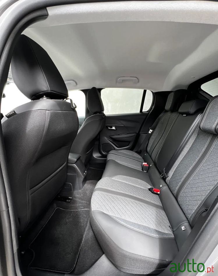 2024' Peugeot e-208 50 Kwh Allure photo #5