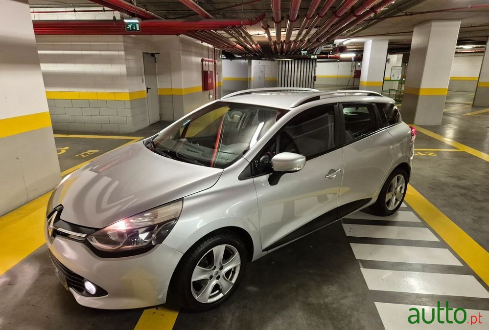 2013' Renault Clio Sport Tourer photo #2