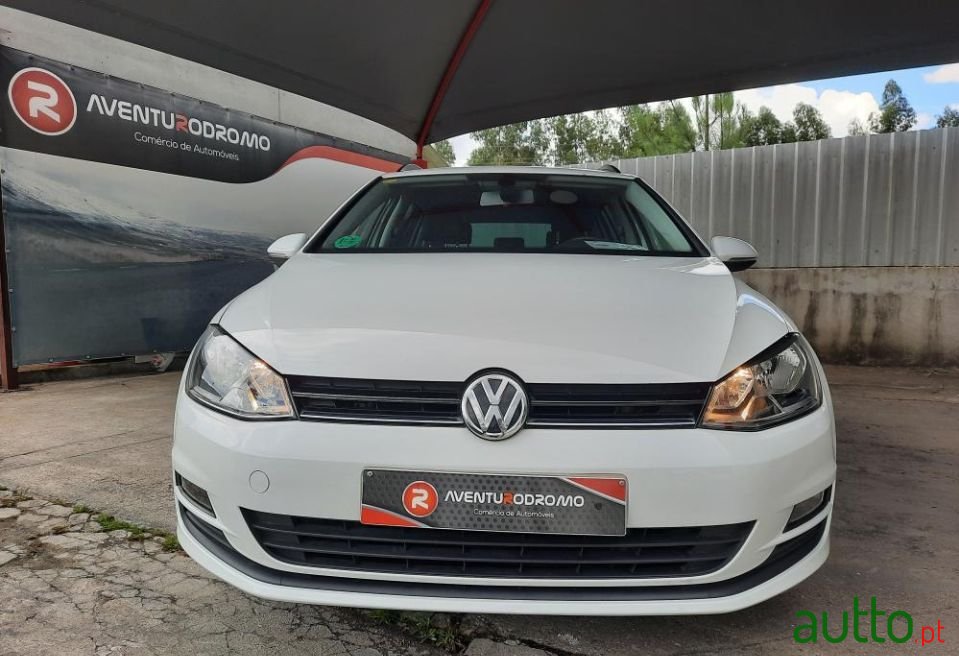 2017' Volkswagen Golf Variant photo #2