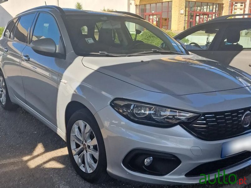 2017' Fiat Tipo Station Wagon photo #1