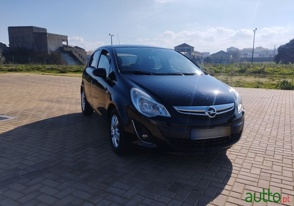 2011' Opel Corsa 1.2 Cosmo photo #2