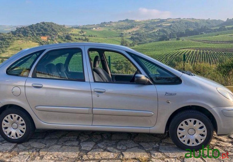 2008' Citroen Xsara Picasso photo #3