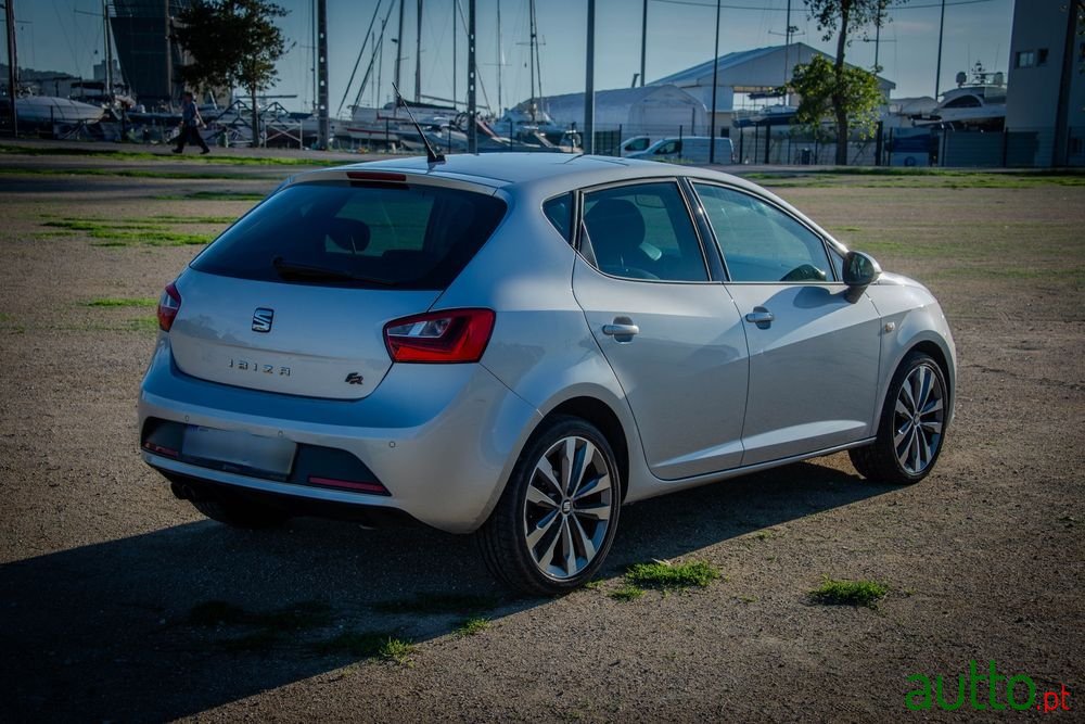 2016' SEAT Ibiza Sc 1.0 Ecotsi Fr photo #5