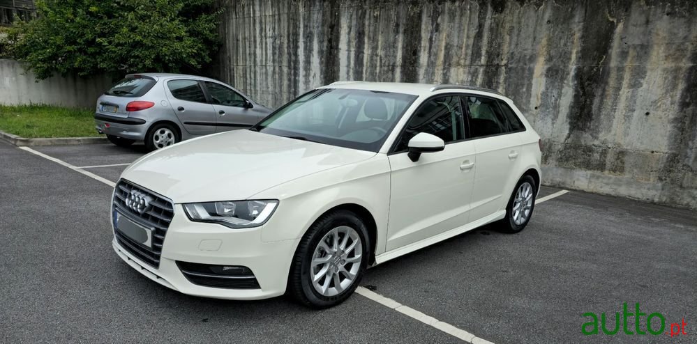 2014' Audi A3 Sportback photo #1