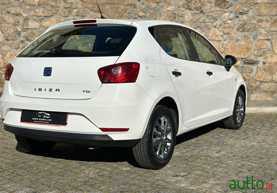 2015' SEAT Ibiza photo #3