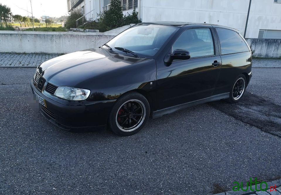 2001' SEAT Ibiza Sport photo #4