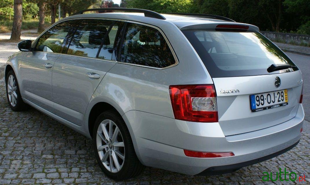 2014' Skoda Octavia Break photo #2