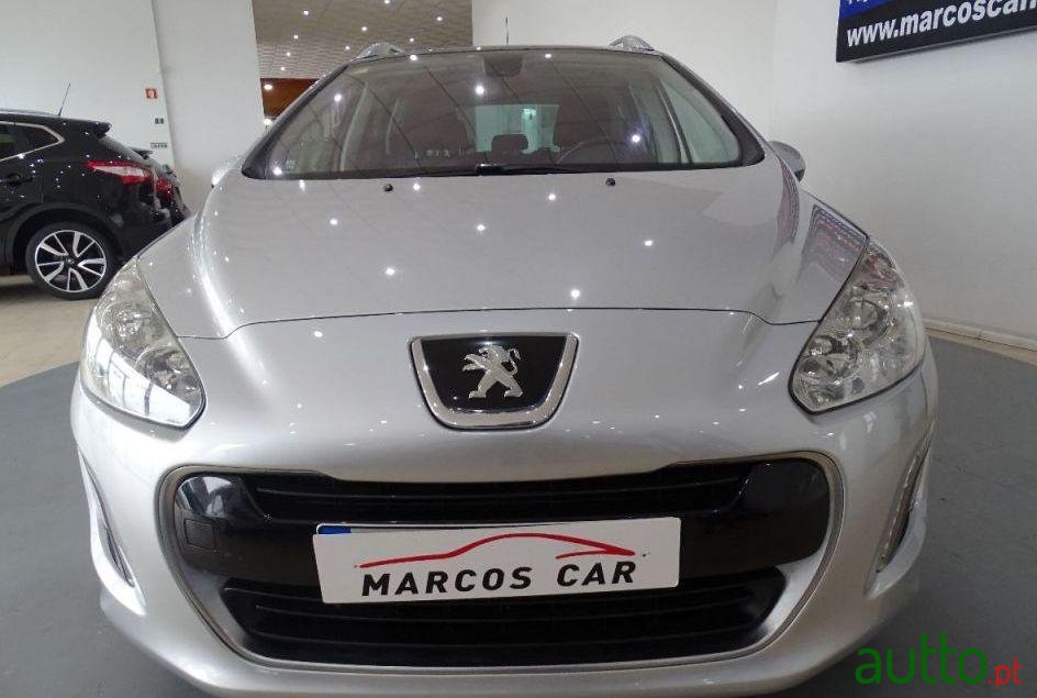 2012' Peugeot 308 Sw photo #2