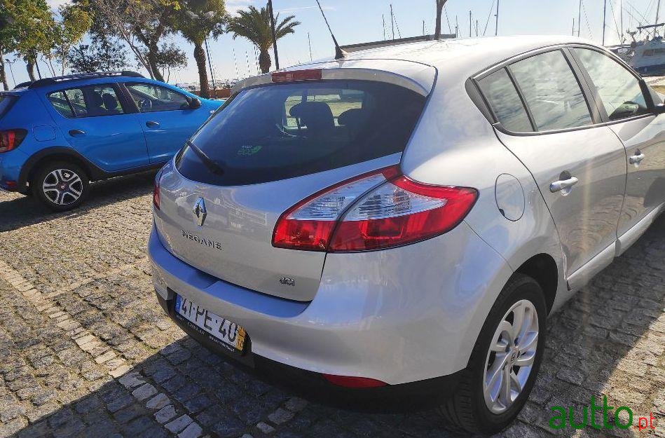 2014' Renault Megane photo #1