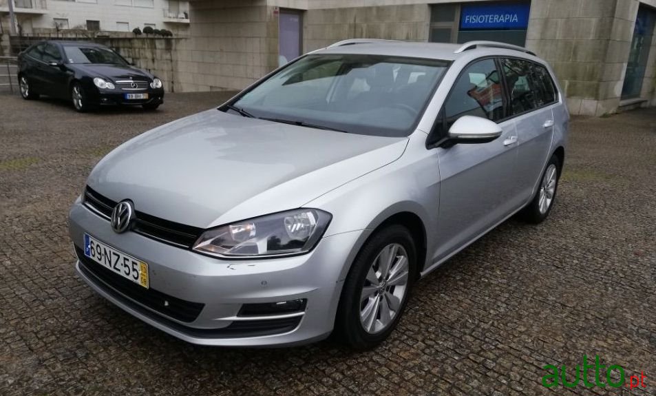 2013' Volkswagen Golf Variant photo #1