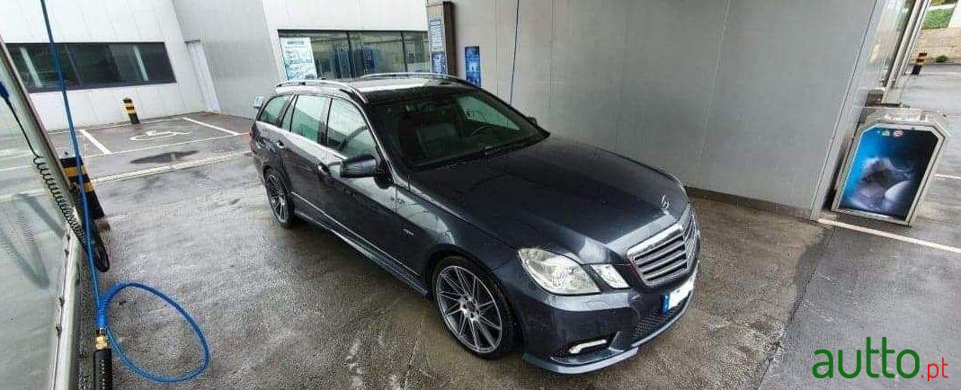 2010' Mercedes-Benz E-250 Amg photo #4