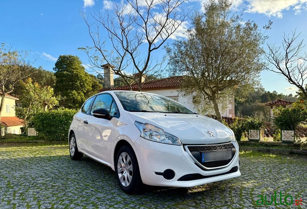 2013' Peugeot 208 1.0 Vti Access photo #1