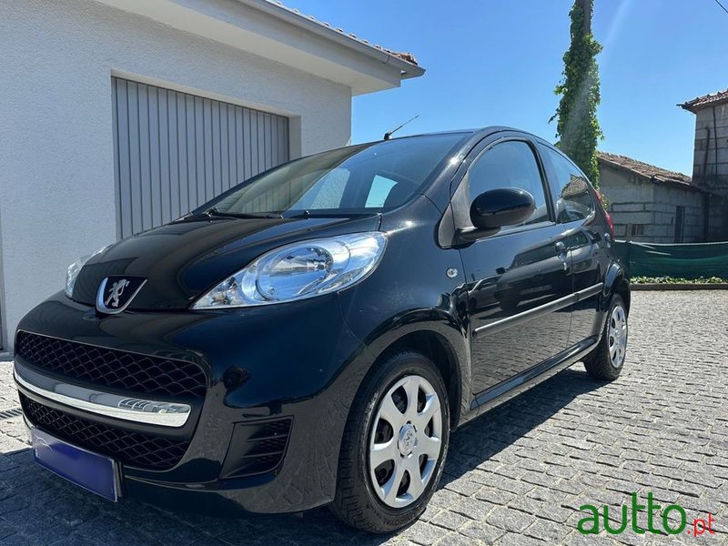 2009' Peugeot 107 1.0 Trendy photo #1