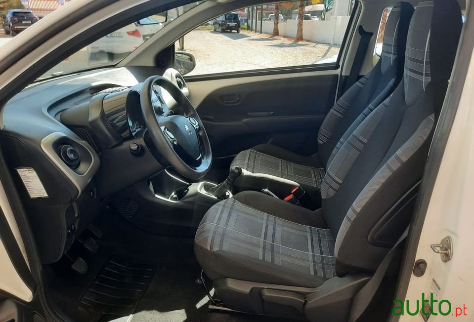 2017' Peugeot 108 photo #6