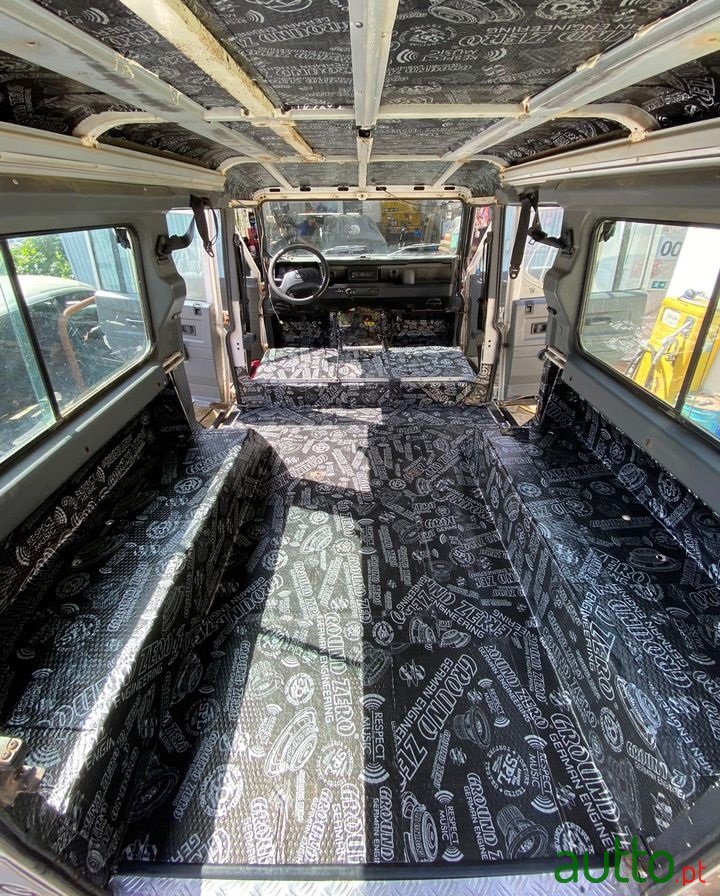 1997' Land Rover Defender 110 photo #2