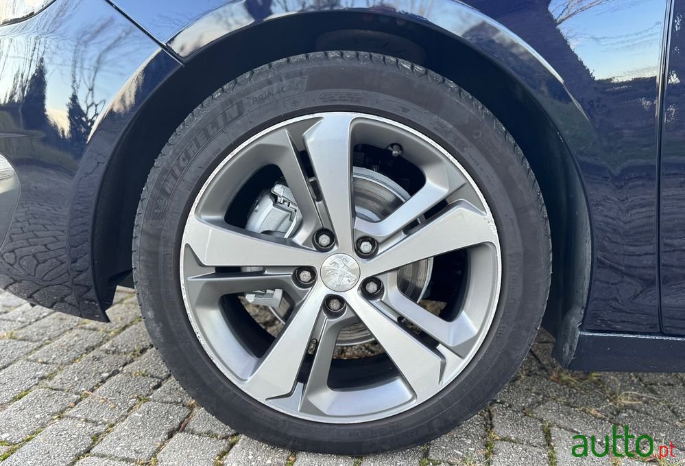 2014' Peugeot 308 Sw photo #3