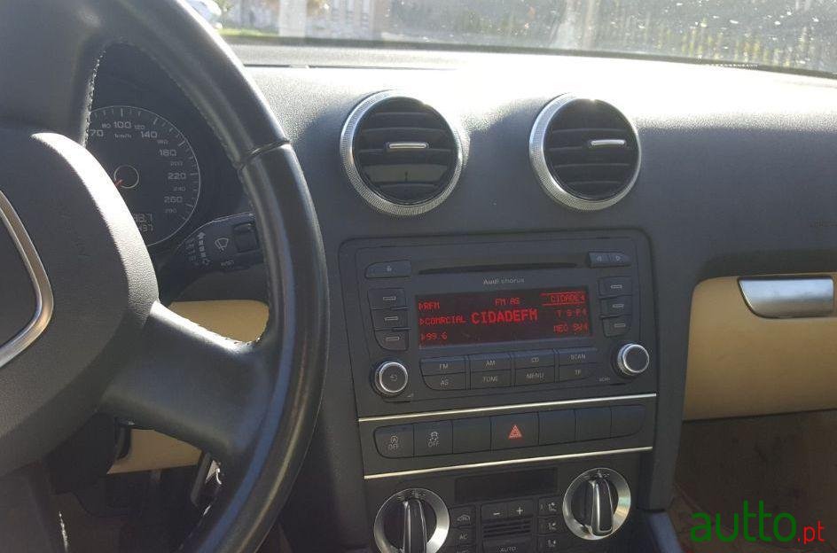 2011' Audi A3 Sportback photo #2