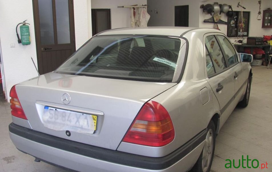 1994' Mercedes-Benz C-220 photo #5