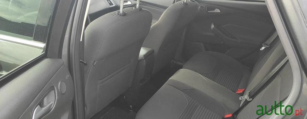 2015' Ford Focus Sw photo #2