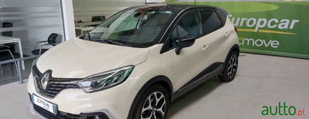 2019' Renault Captur photo #1