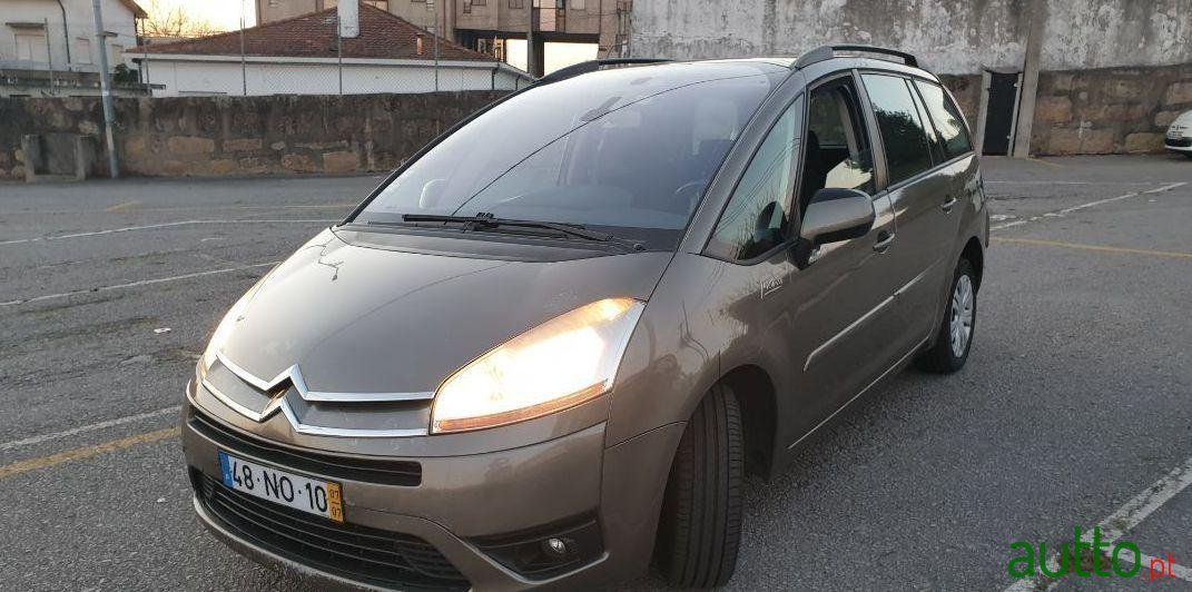 2007' Citroen C4 Grand Picasso photo #2