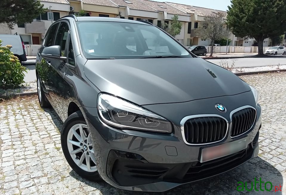 2018' BMW 218 Active Tourer photo #1