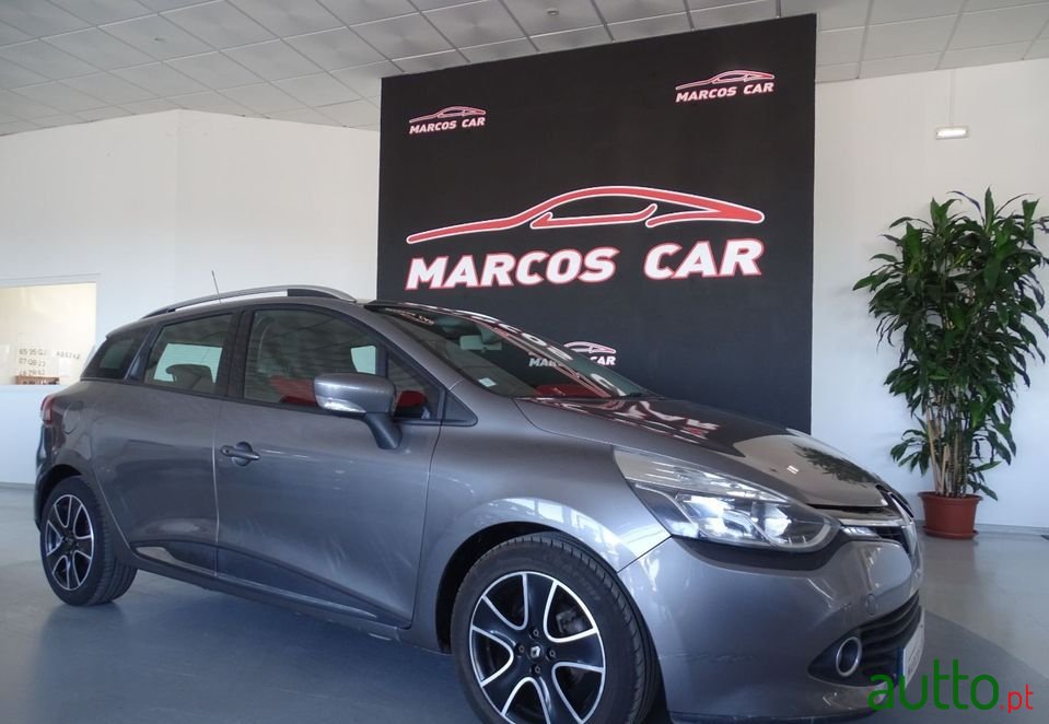 2013' Renault Clio Sport Tourer photo #1