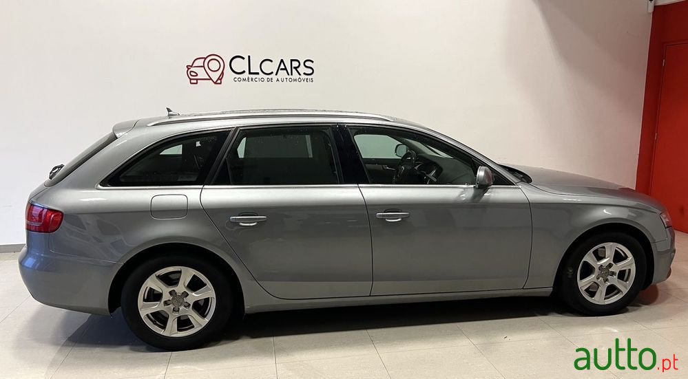 2010' Audi A4 Avant photo #4