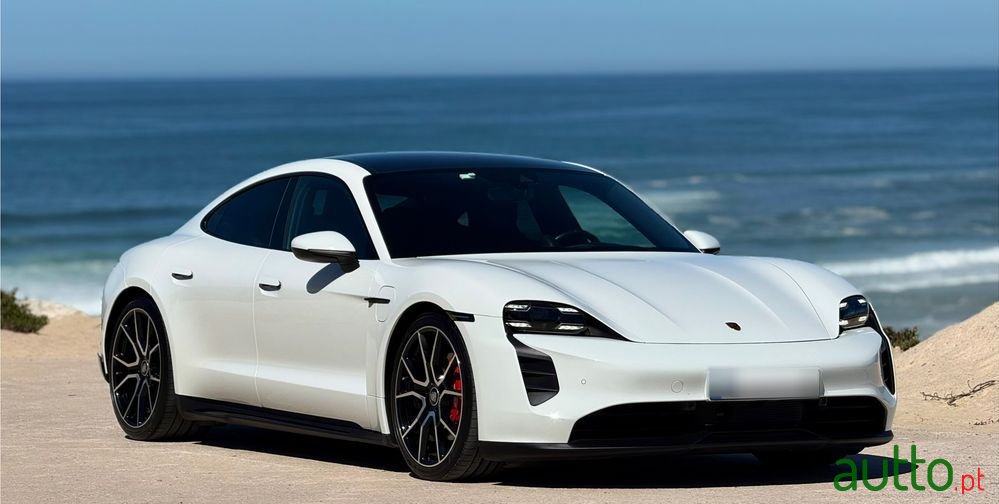 2022' Porsche Taycan photo #2