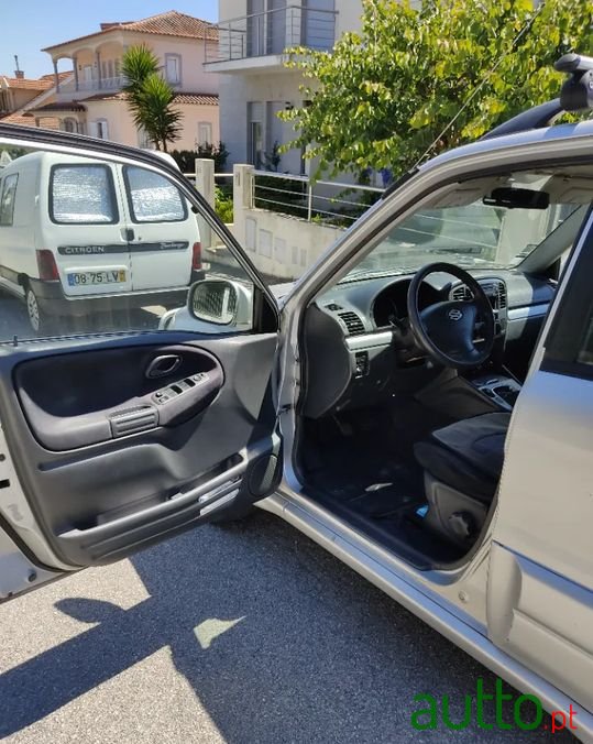 2003' Suzuki Grand Vitara photo #3