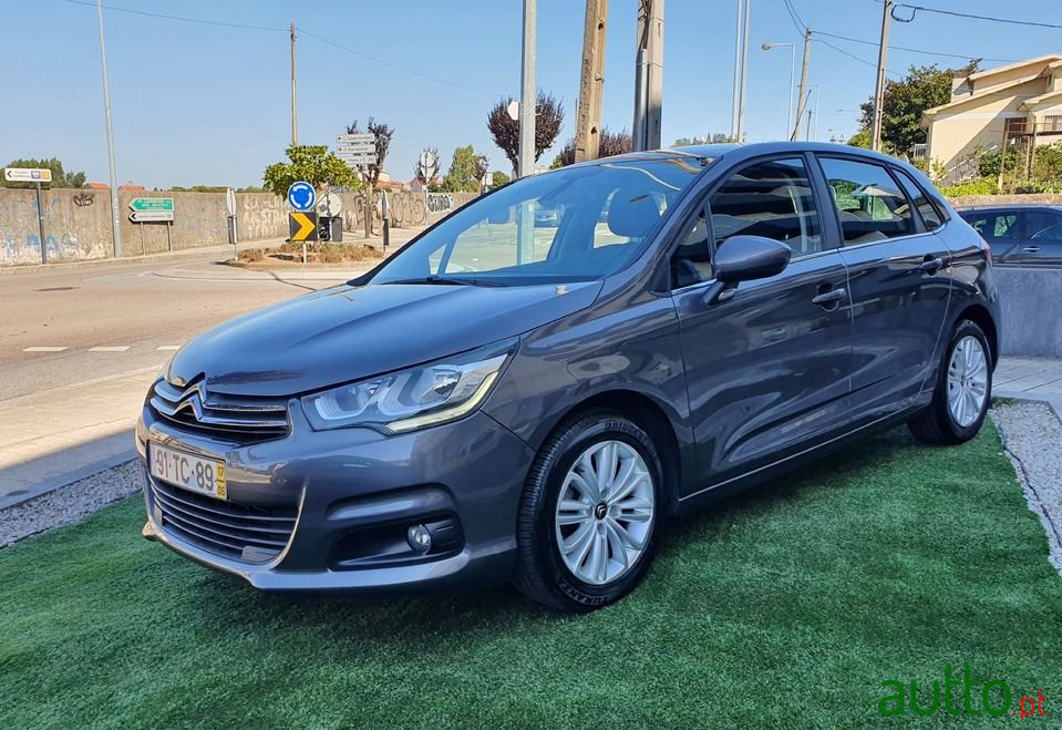 2017' Citroen C4 photo #2
