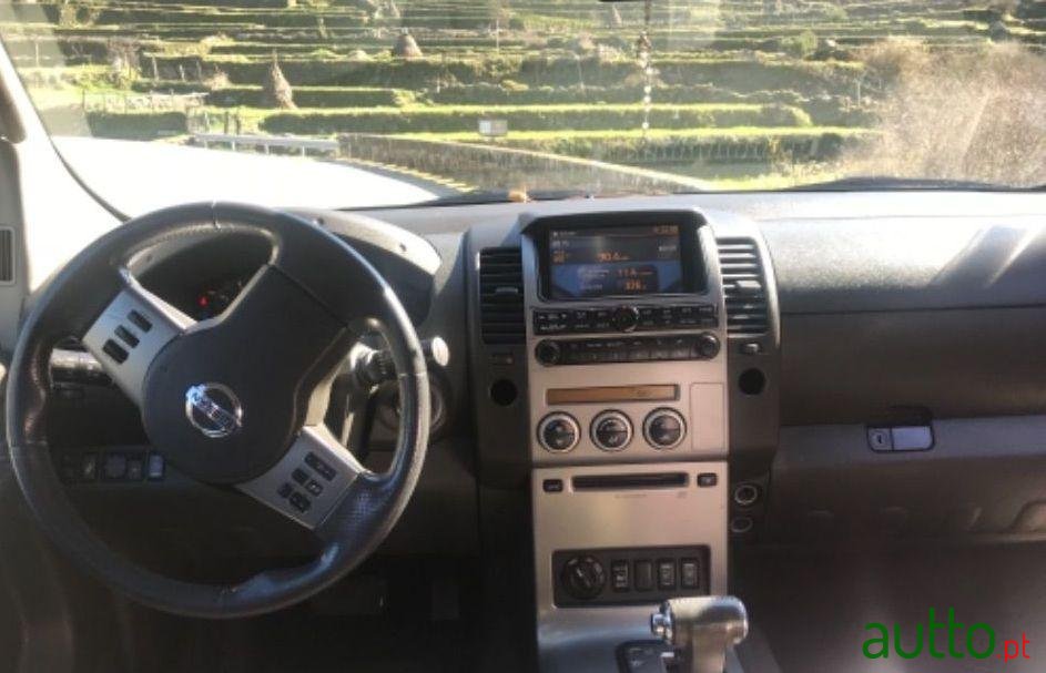 2006' Nissan Navara photo #2