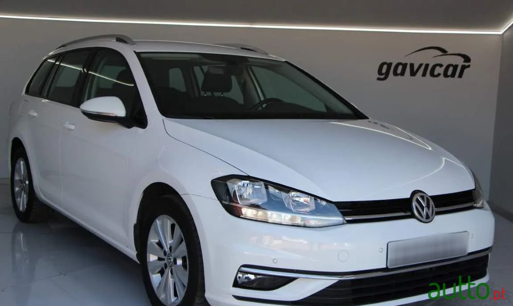 2019' Volkswagen Golf Variant photo #1