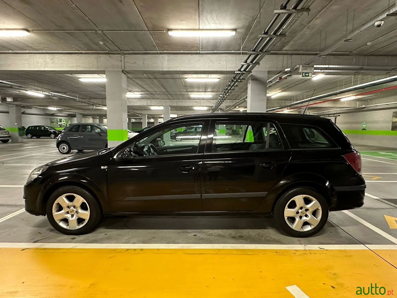 2006' Opel Astra Caravan photo #1