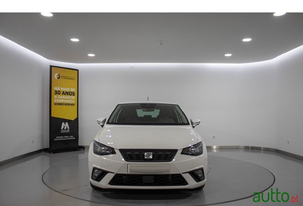2022' SEAT Ibiza 1.0 Tsi Style Dsg photo #2