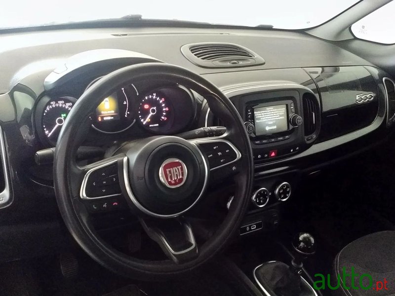 2017' Fiat 500L photo #6