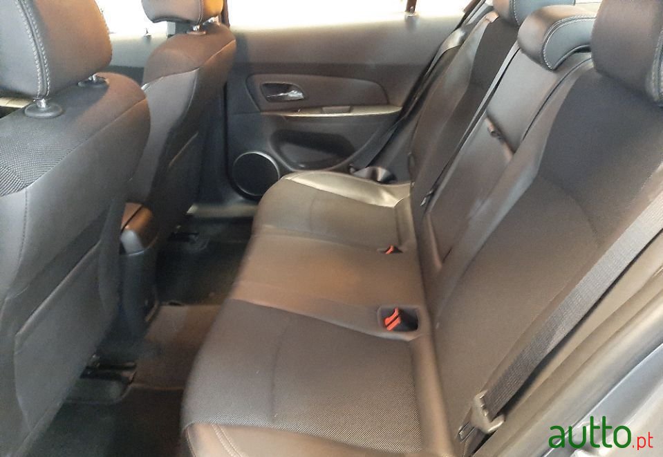 2012' Chevrolet Aveo photo #6