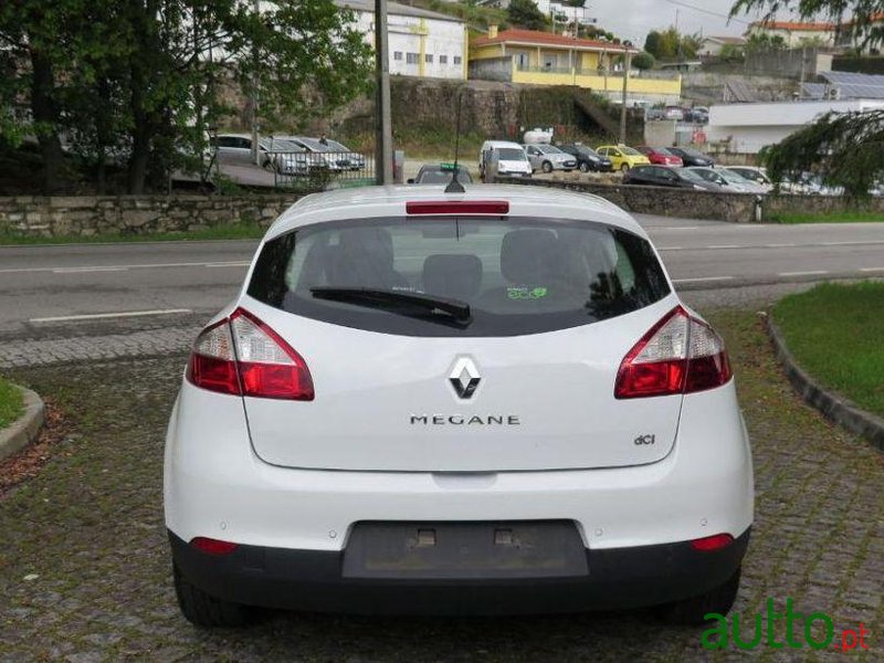 2012' Renault Megane photo #1