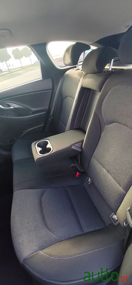 2021' Hyundai i30 Sw photo #6