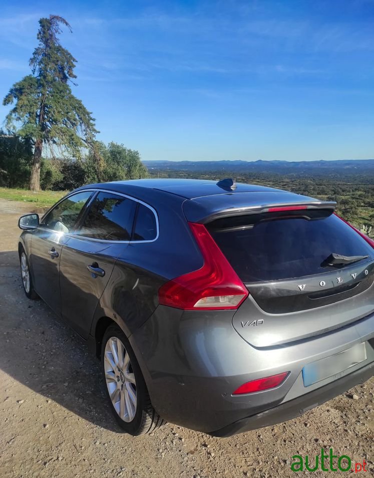 2012' Volvo V40 photo #5