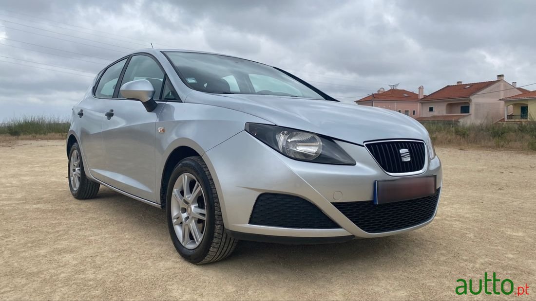 2010' SEAT Ibiza photo #1