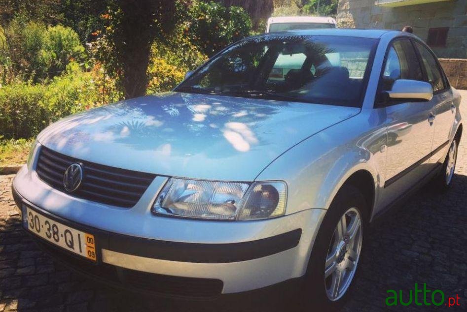 2000' Volkswagen Passat photo #4